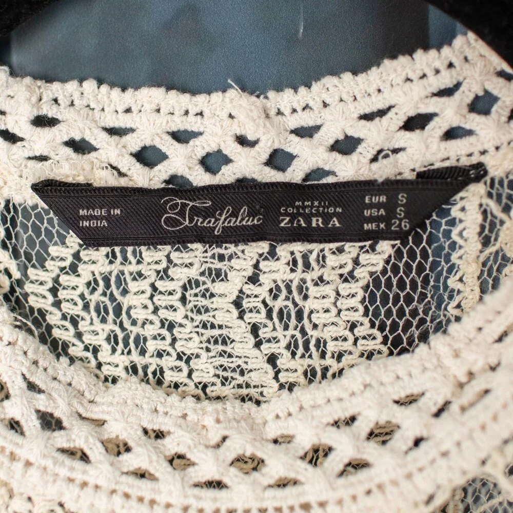 Zara Trafaluc MMII Lace Crochet Dress Cream Boho Sleeveless Mini Size Small - Picture 2 of 9